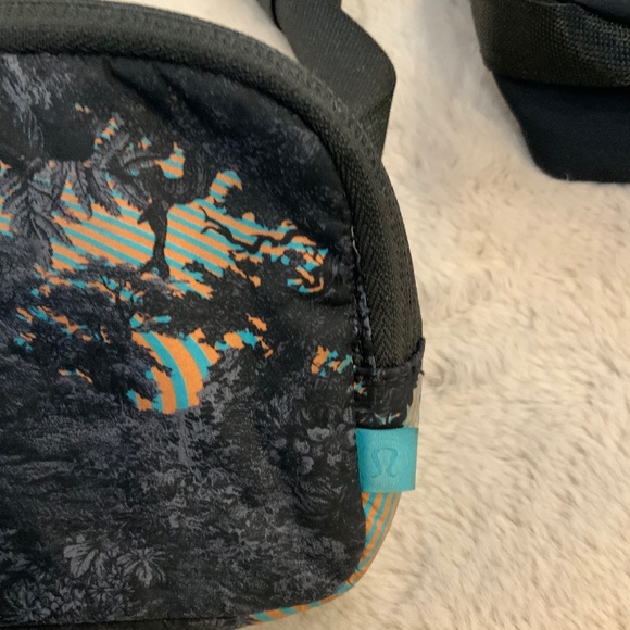 Lululemon Clean lines belt sling bag and mini psychedelic belt bag Black  Travel - Picture 8 of 16